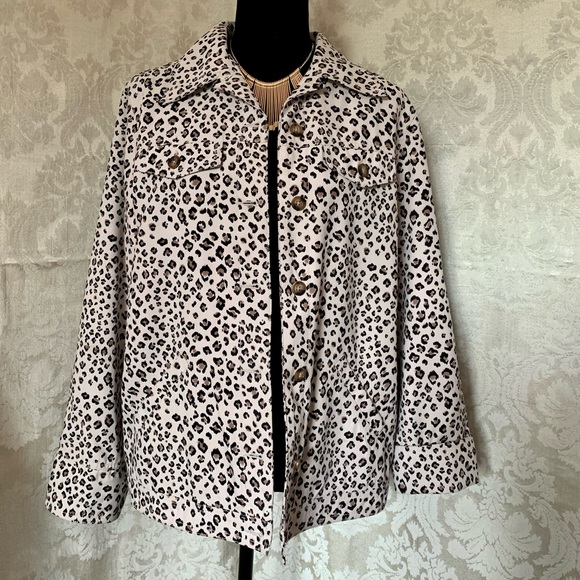 👏 3/$35 👏TanJay Ladies Leopard Print Jacket - Picture 1 of 12
